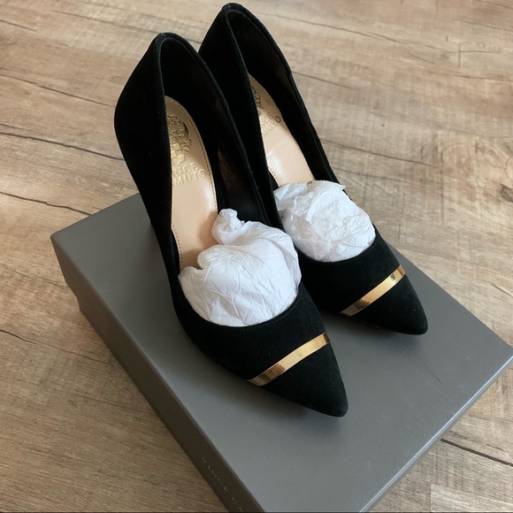 Vince Camuto Black suede and gold pump - Picture 5 of 9